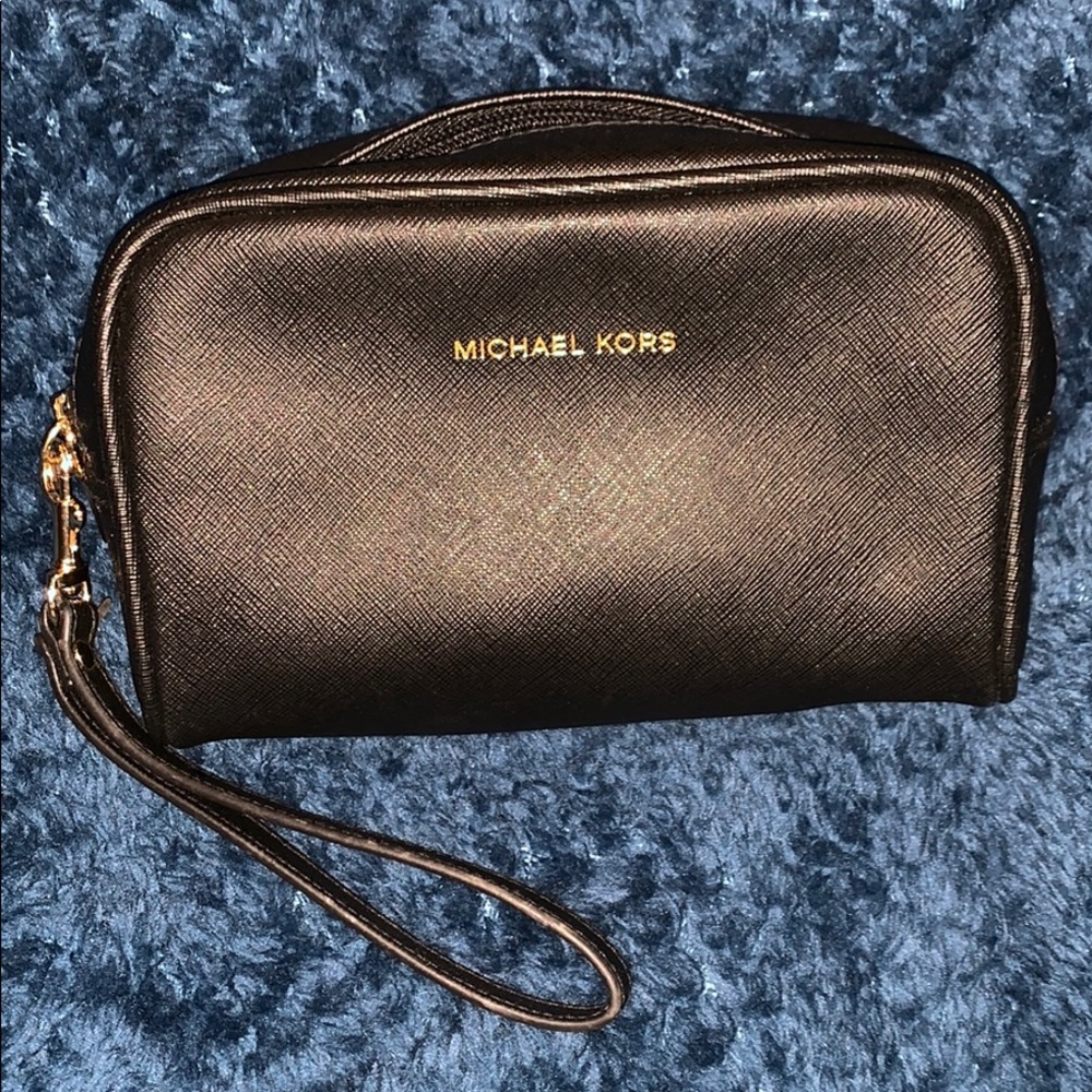 Michael Kors wristlet